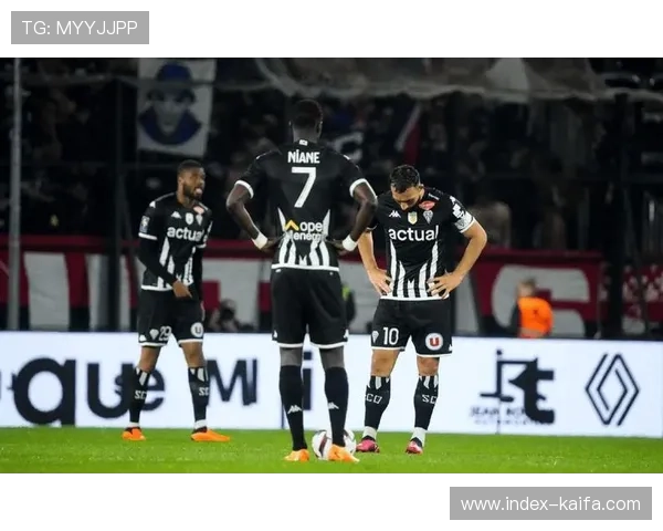 特斯曼一击制胜 昂热主场惜败里昂遭遇失利 特斯曼一击制胜 昂热主场惜败里昂遭遇失利